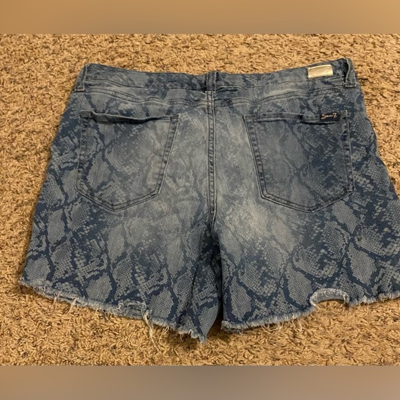Seven7 Weekend Shorts, Sz 16 - Picture 2 of 5